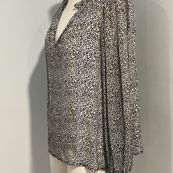 Animal Print Pull Over Blouse by Velvet by Graham & Spencer - Medium - Picture 6 of 8